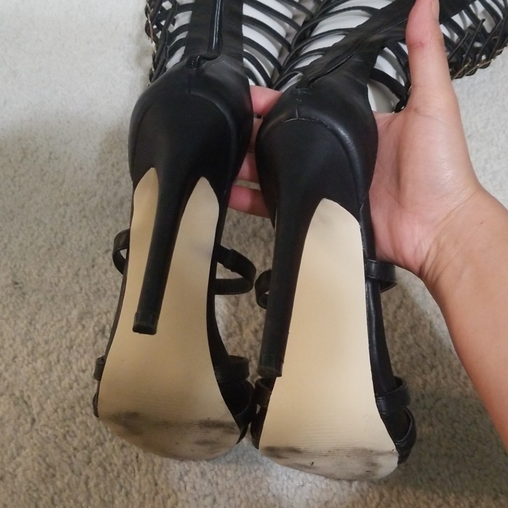 Heels - Picture 3 of 4